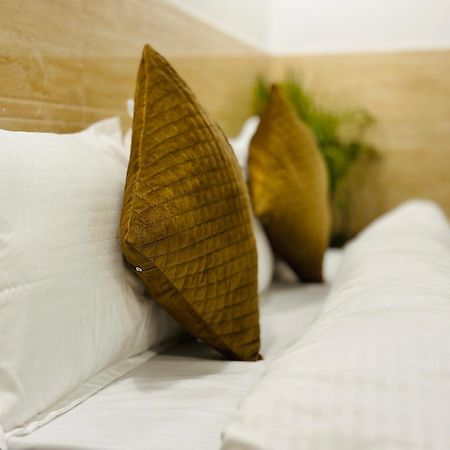 Hotel Relax In - Noida Sector 18 Екстер'єр фото