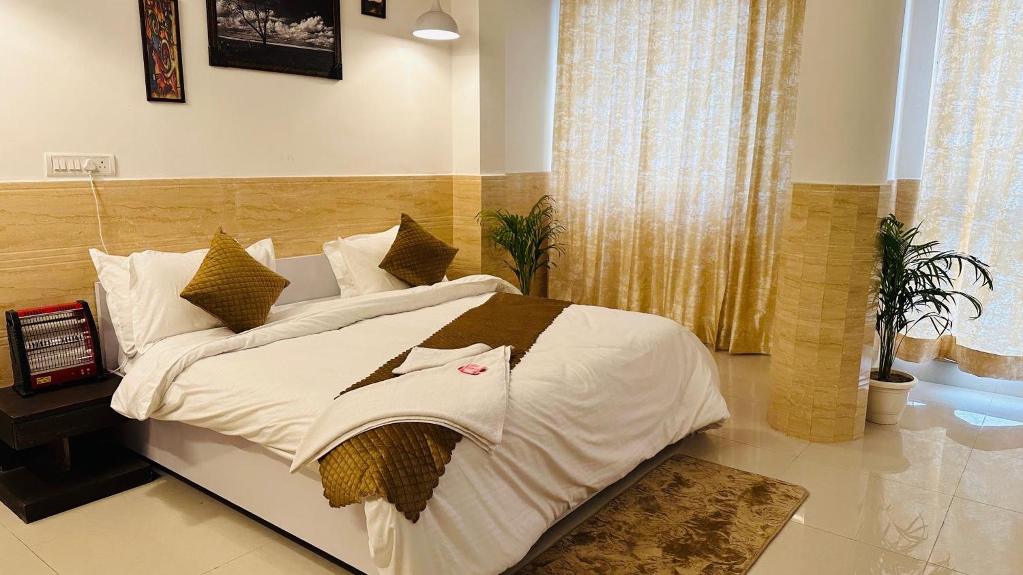 Hotel Relax In - Noida Sector 18 Екстер'єр фото