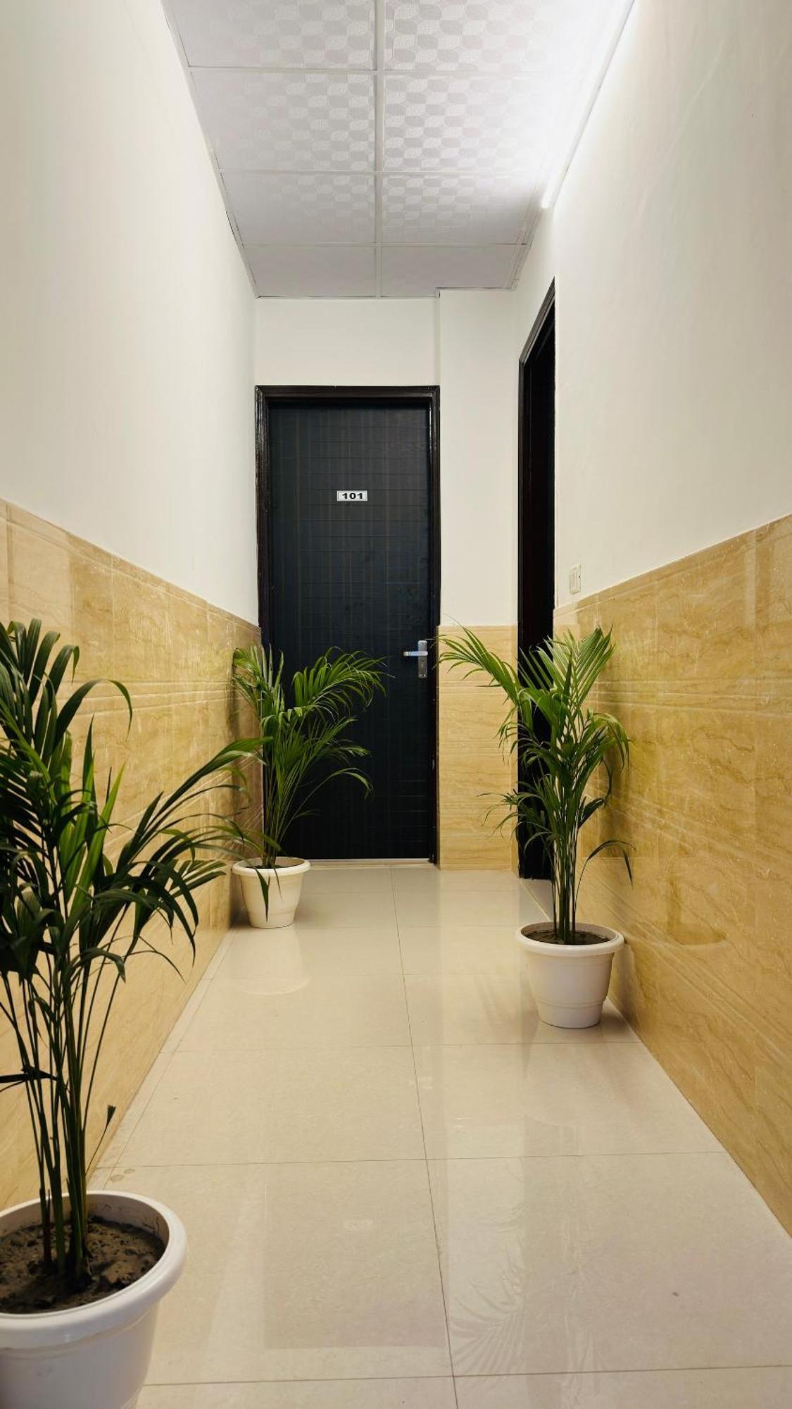 Hotel Relax In - Noida Sector 18 Екстер'єр фото
