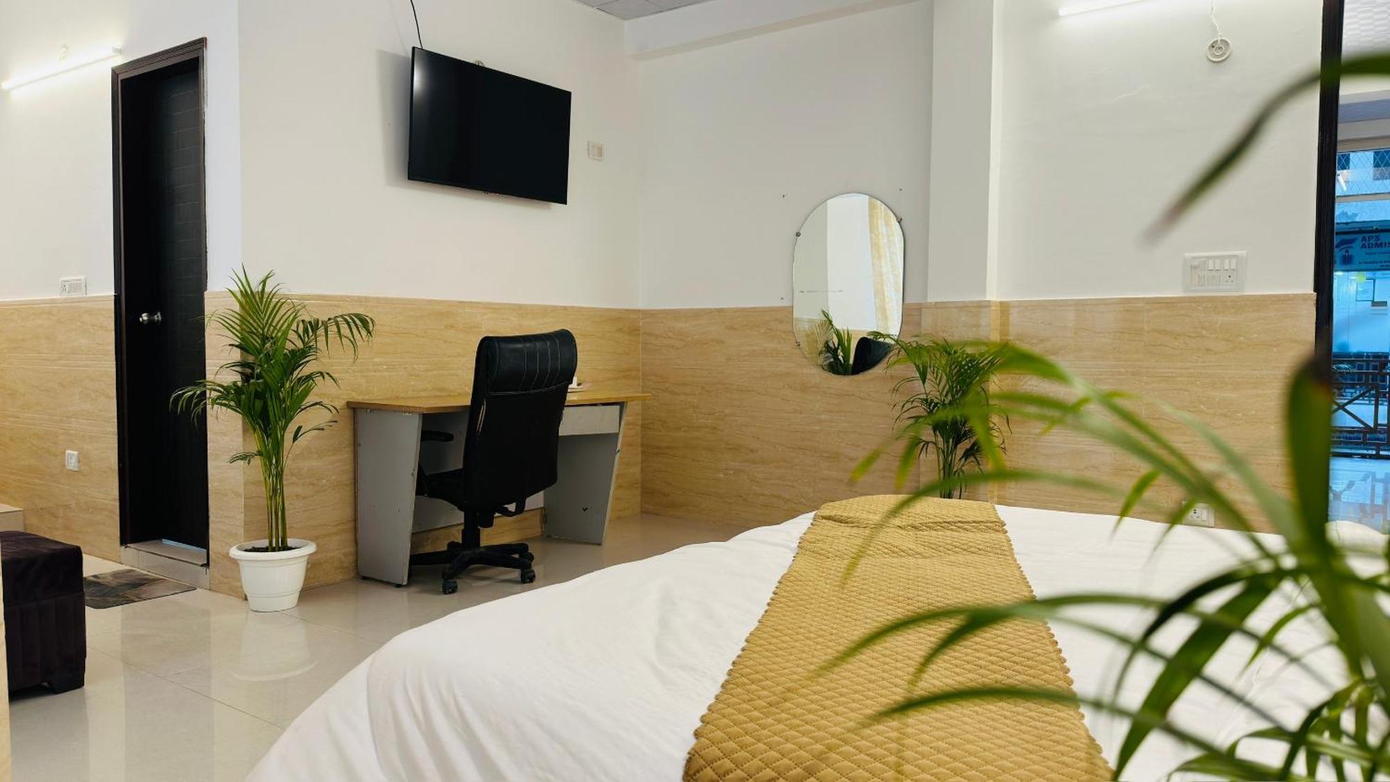 Hotel Relax In - Noida Sector 18 Екстер'єр фото